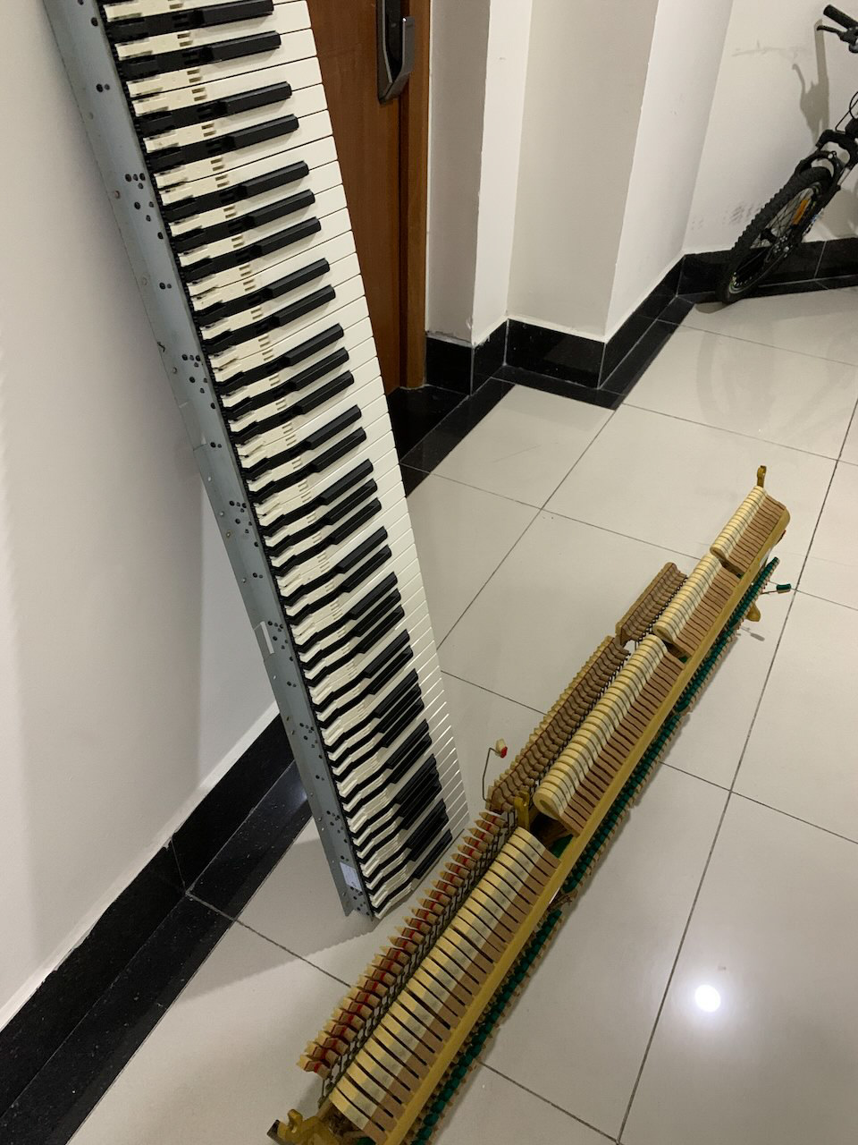 Khung phím đàn piano
